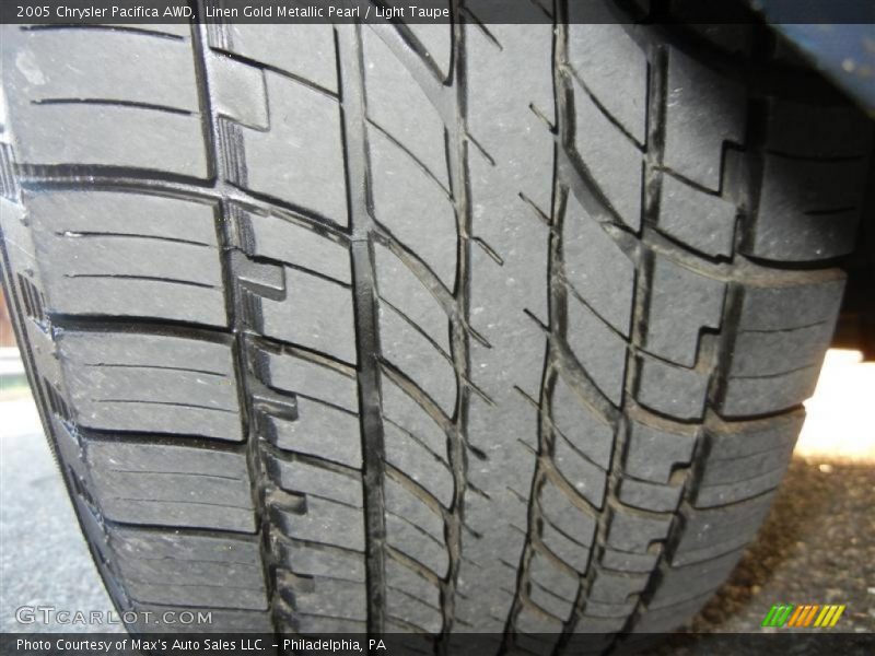 Linen Gold Metallic Pearl / Light Taupe 2005 Chrysler Pacifica AWD