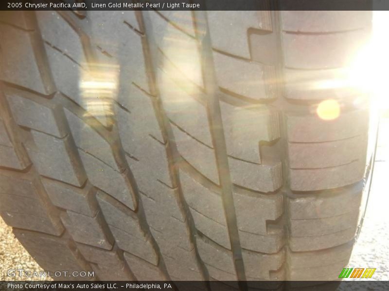 Linen Gold Metallic Pearl / Light Taupe 2005 Chrysler Pacifica AWD