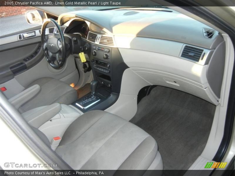 Dashboard of 2005 Pacifica AWD