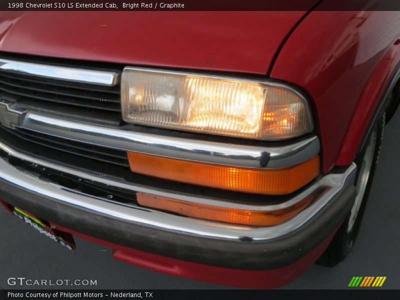 Bright Red / Graphite 1998 Chevrolet S10 LS Extended Cab