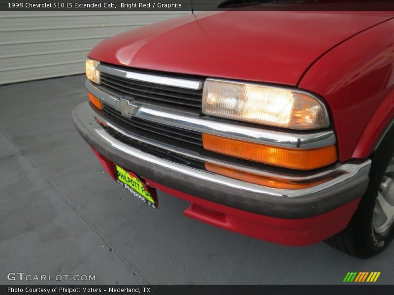 Bright Red / Graphite 1998 Chevrolet S10 LS Extended Cab