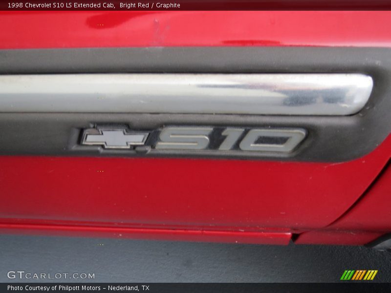 Bright Red / Graphite 1998 Chevrolet S10 LS Extended Cab