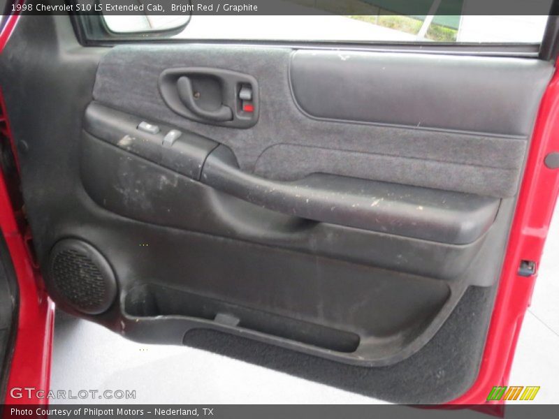 Door Panel of 1998 S10 LS Extended Cab