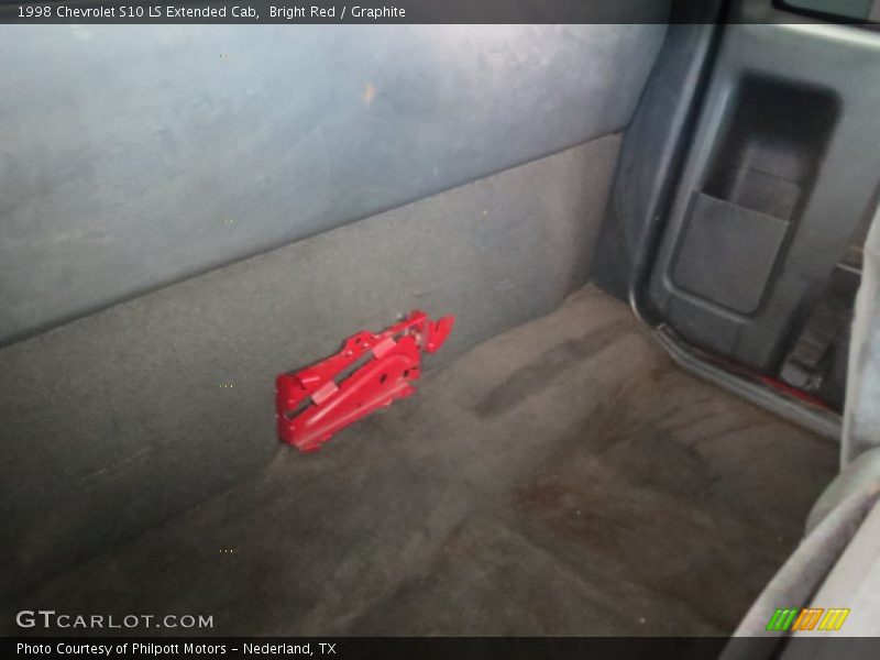 Bright Red / Graphite 1998 Chevrolet S10 LS Extended Cab