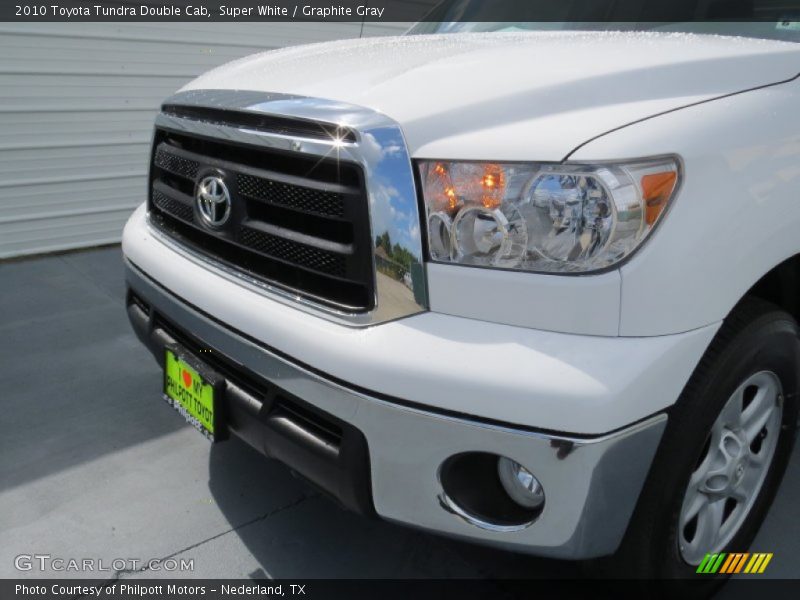 Super White / Graphite Gray 2010 Toyota Tundra Double Cab