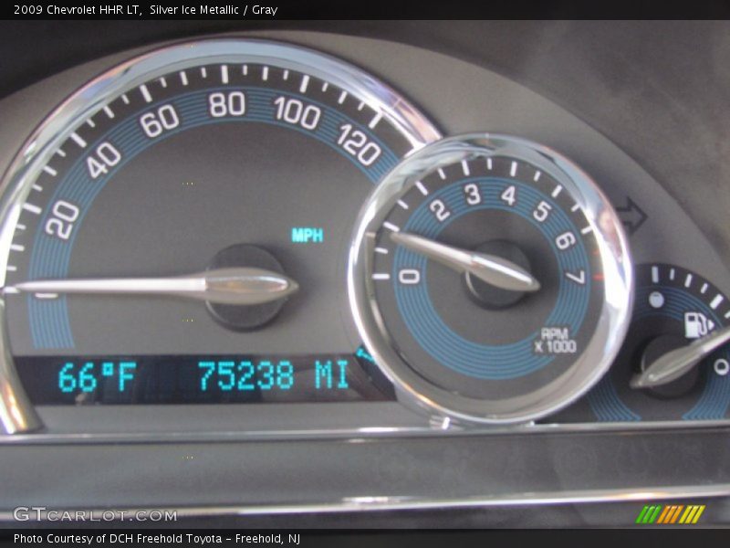 Silver Ice Metallic / Gray 2009 Chevrolet HHR LT