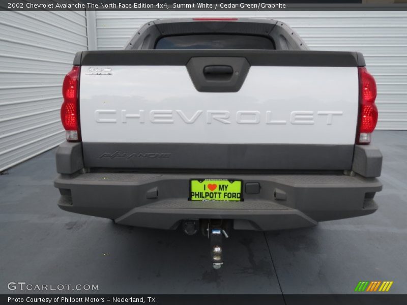 Summit White / Cedar Green/Graphite 2002 Chevrolet Avalanche The North Face Edition 4x4