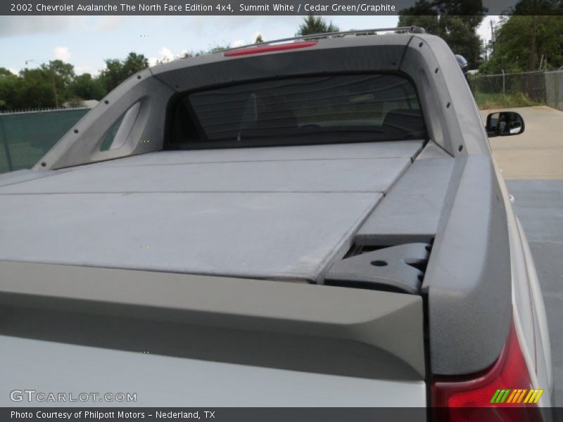 Summit White / Cedar Green/Graphite 2002 Chevrolet Avalanche The North Face Edition 4x4