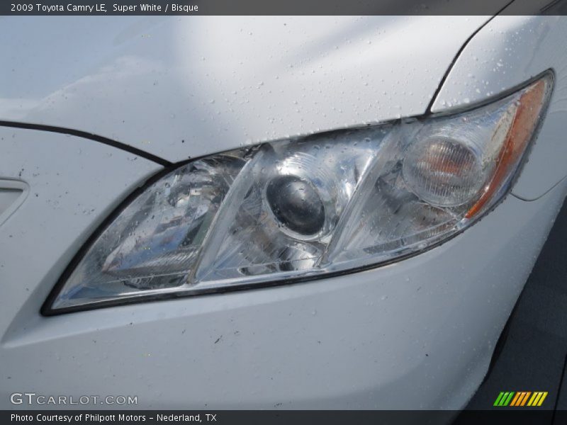 Super White / Bisque 2009 Toyota Camry LE