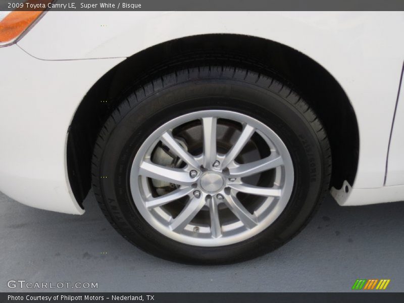 Super White / Bisque 2009 Toyota Camry LE