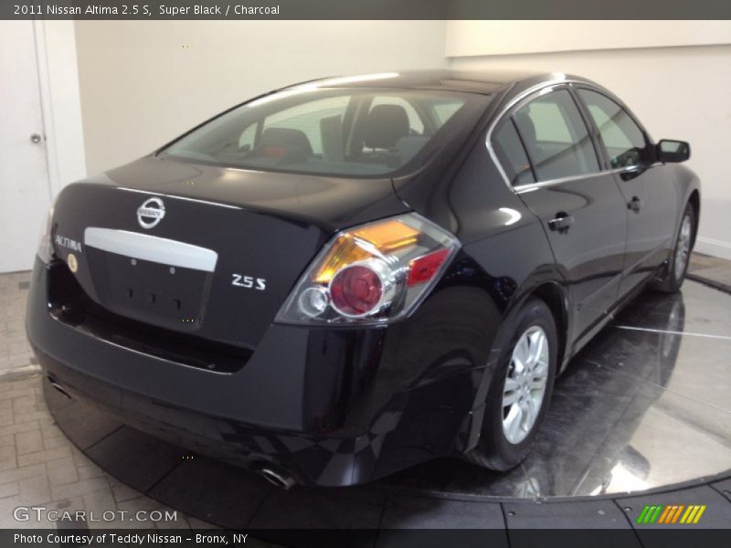 Super Black / Charcoal 2011 Nissan Altima 2.5 S