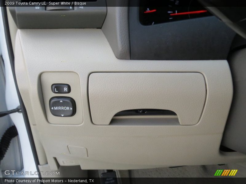 Super White / Bisque 2009 Toyota Camry LE