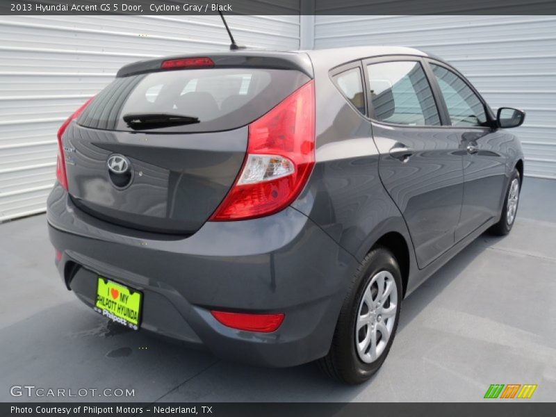 Cyclone Gray / Black 2013 Hyundai Accent GS 5 Door