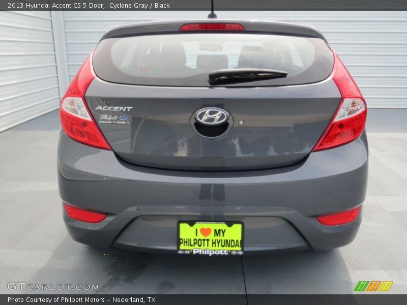 Cyclone Gray / Black 2013 Hyundai Accent GS 5 Door