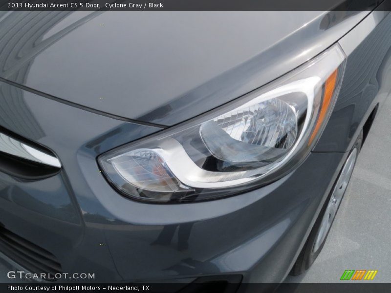 Cyclone Gray / Black 2013 Hyundai Accent GS 5 Door