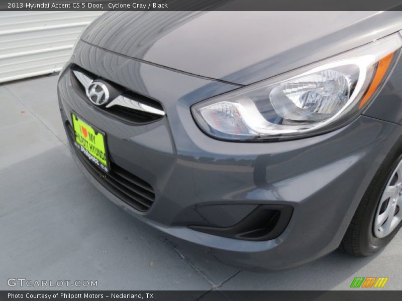 Cyclone Gray / Black 2013 Hyundai Accent GS 5 Door