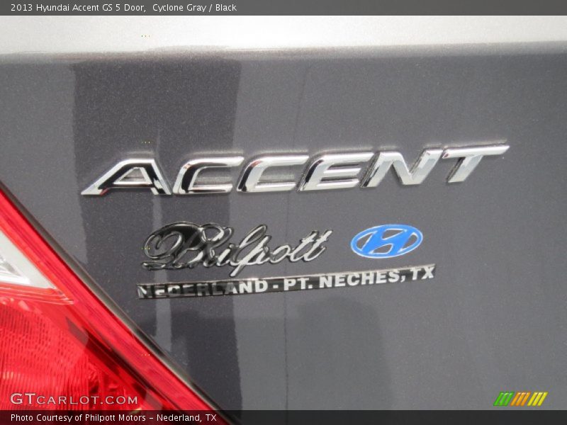 Cyclone Gray / Black 2013 Hyundai Accent GS 5 Door