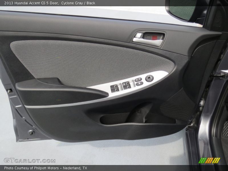 Door Panel of 2013 Accent GS 5 Door