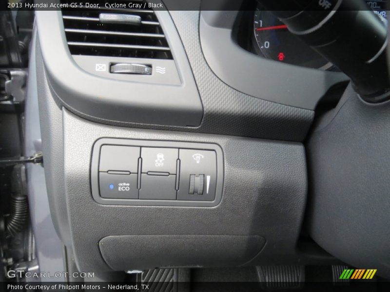 Controls of 2013 Accent GS 5 Door