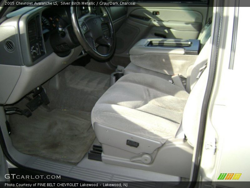 Silver Birch Metallic / Gray/Dark Charcoal 2005 Chevrolet Avalanche LS