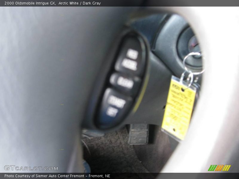 Arctic White / Dark Gray 2000 Oldsmobile Intrigue GX