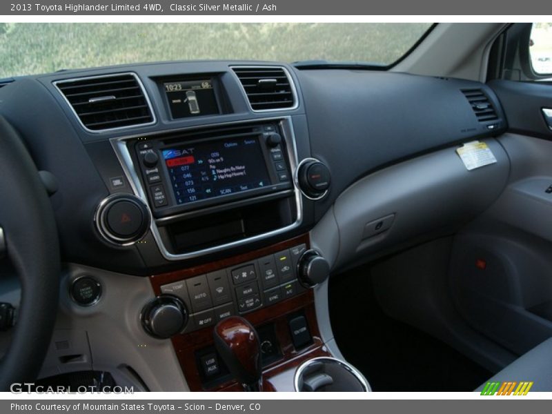 Classic Silver Metallic / Ash 2013 Toyota Highlander Limited 4WD