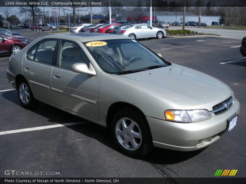 Champagne Metallic / Blond 1999 Nissan Altima GLE
