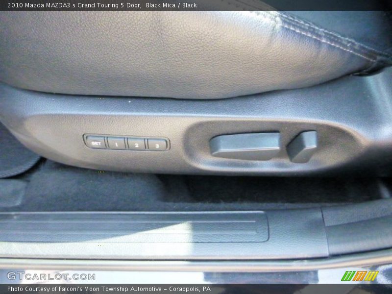 Black Mica / Black 2010 Mazda MAZDA3 s Grand Touring 5 Door