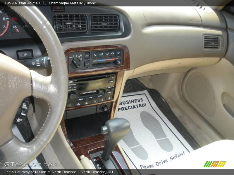 Champagne Metallic / Blond 1999 Nissan Altima GLE