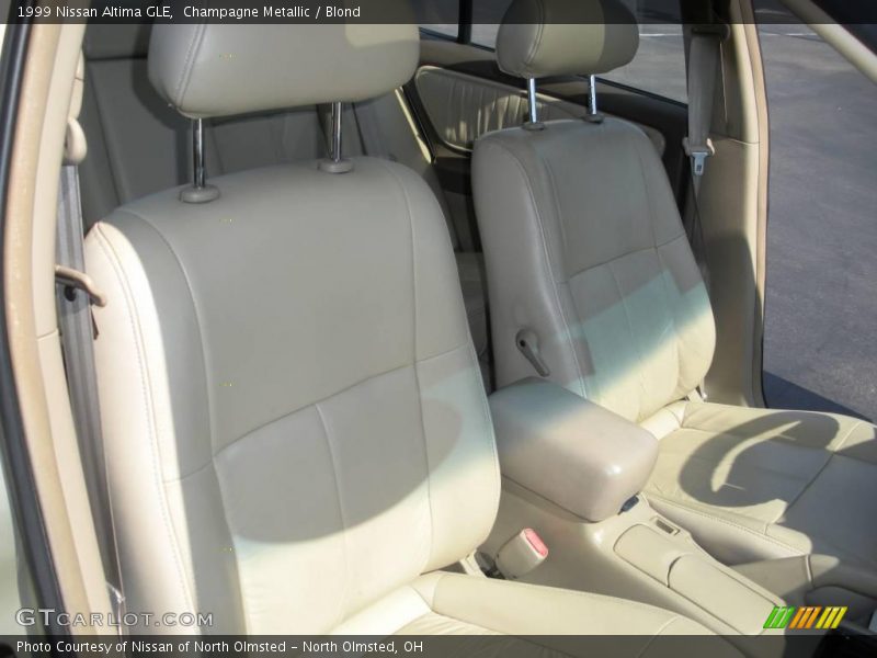 Champagne Metallic / Blond 1999 Nissan Altima GLE
