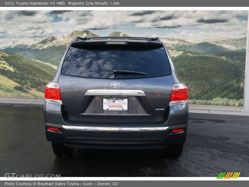 Magnetic Gray Metallic / Ash 2012 Toyota Highlander V6 4WD