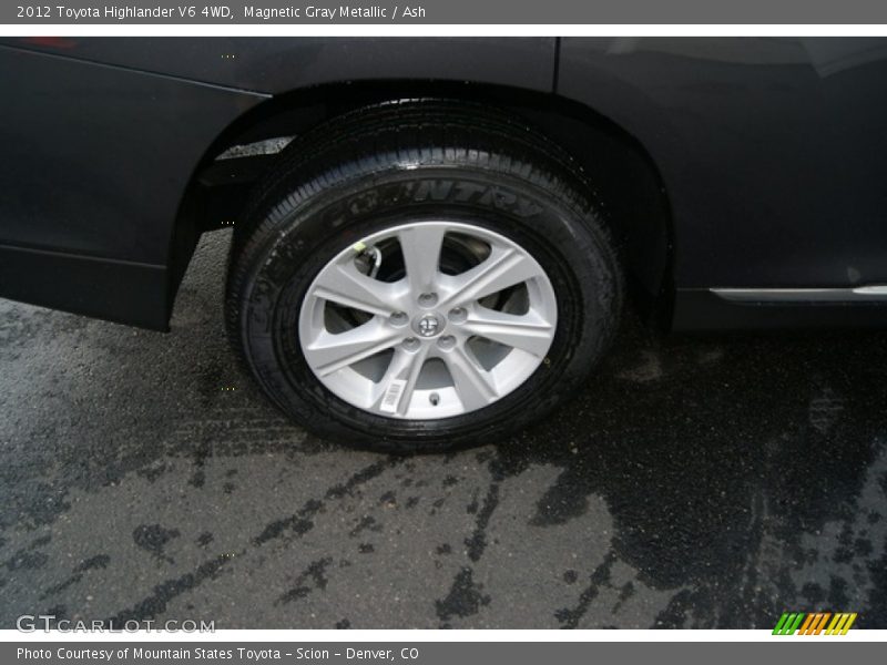 Magnetic Gray Metallic / Ash 2012 Toyota Highlander V6 4WD