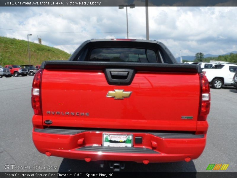 Victory Red / Ebony 2011 Chevrolet Avalanche LT 4x4