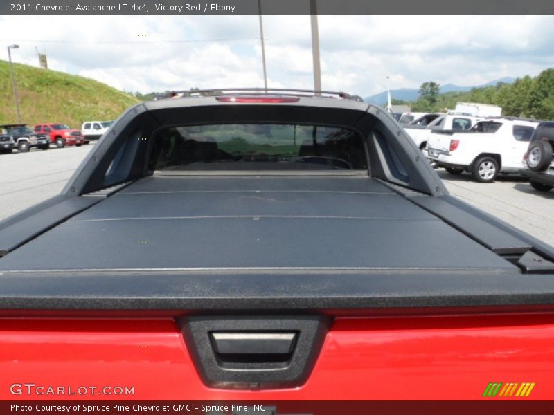Victory Red / Ebony 2011 Chevrolet Avalanche LT 4x4