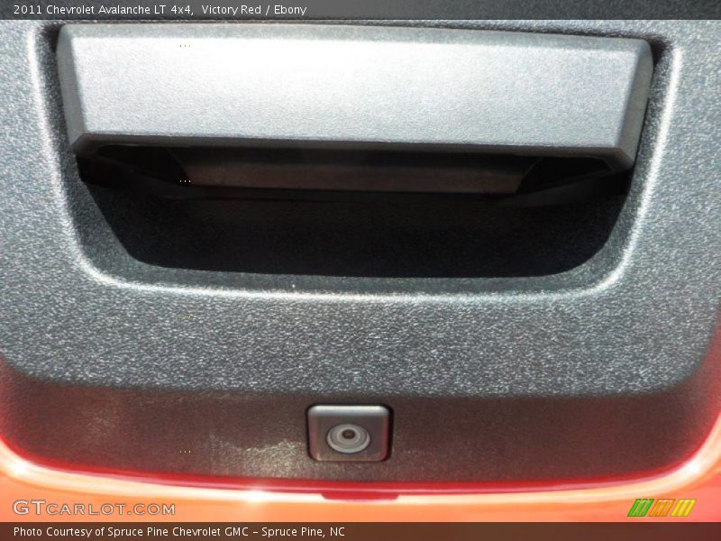 Victory Red / Ebony 2011 Chevrolet Avalanche LT 4x4