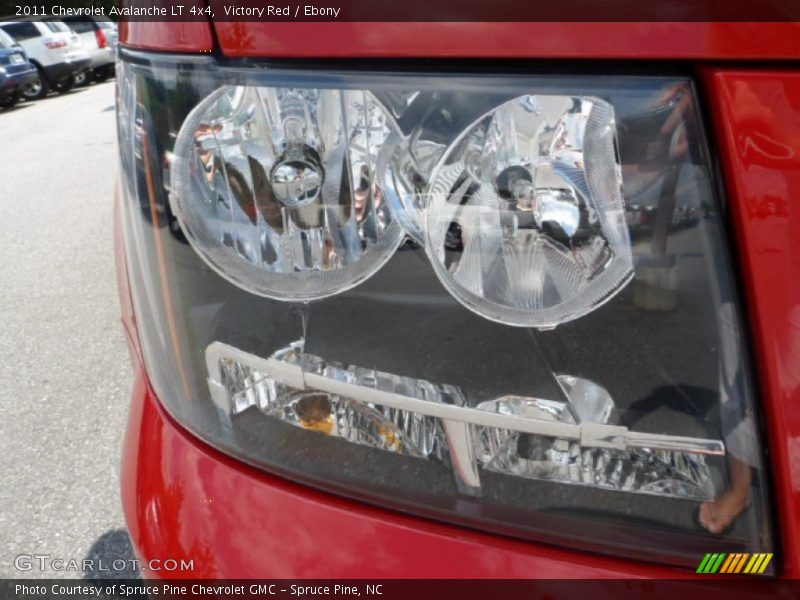 Victory Red / Ebony 2011 Chevrolet Avalanche LT 4x4