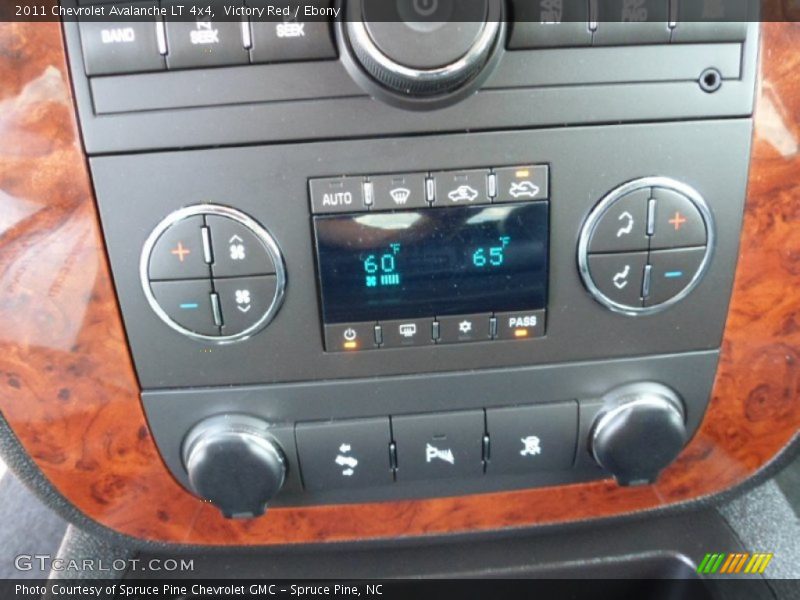 Victory Red / Ebony 2011 Chevrolet Avalanche LT 4x4