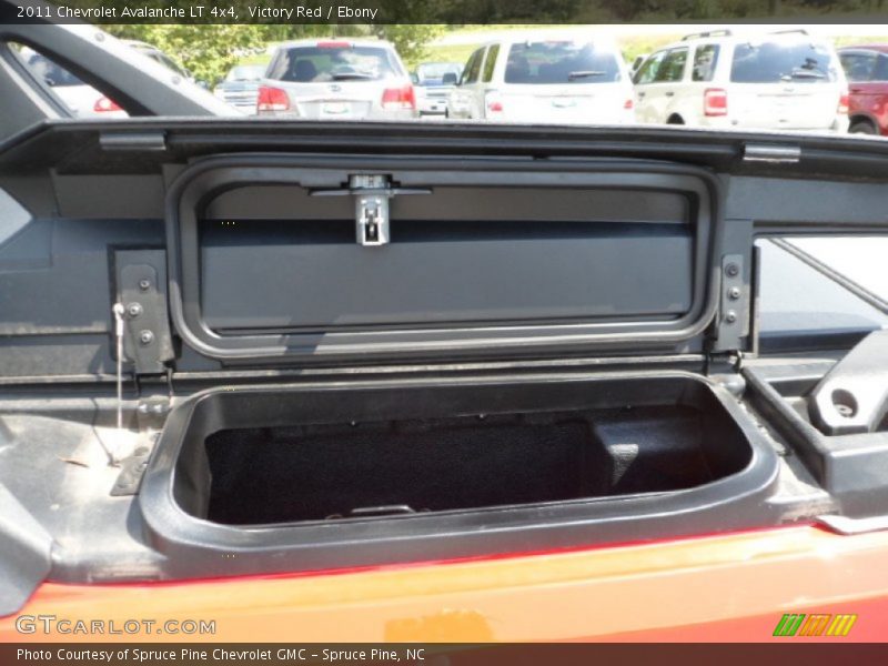 Victory Red / Ebony 2011 Chevrolet Avalanche LT 4x4