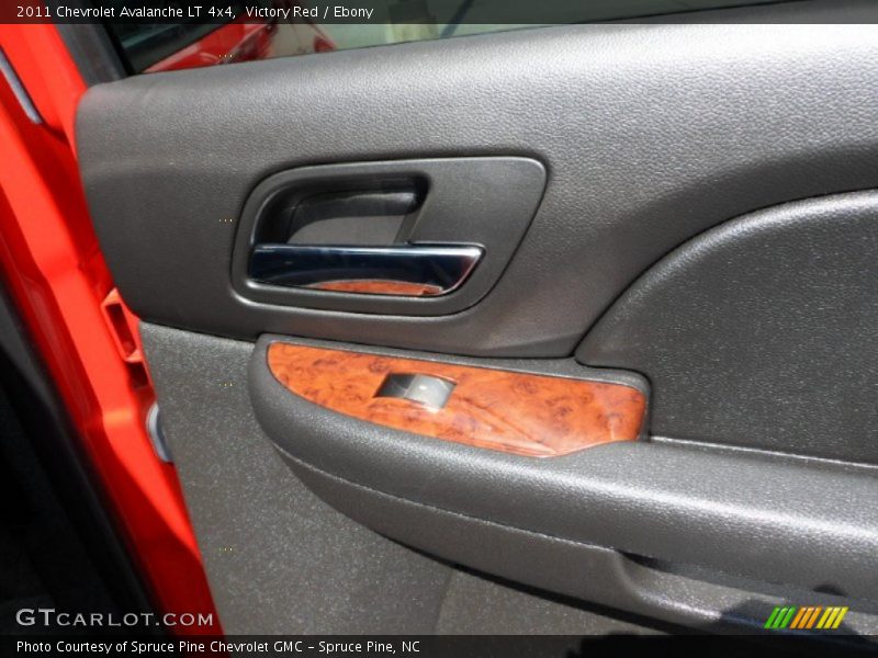 Victory Red / Ebony 2011 Chevrolet Avalanche LT 4x4