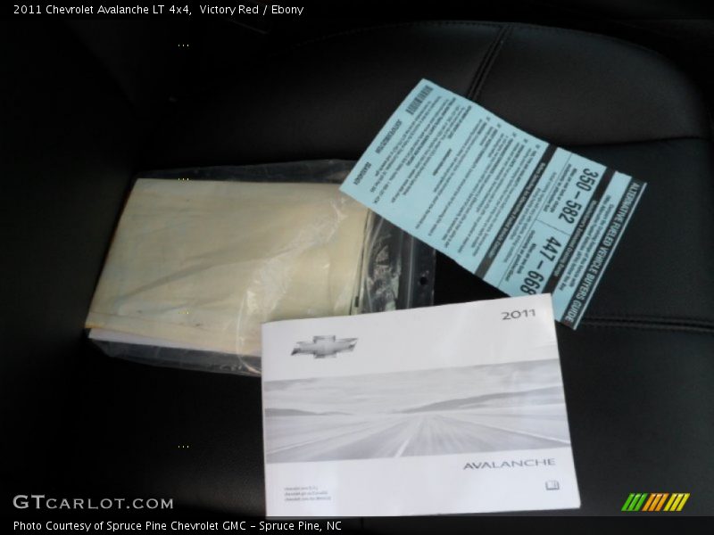 Victory Red / Ebony 2011 Chevrolet Avalanche LT 4x4