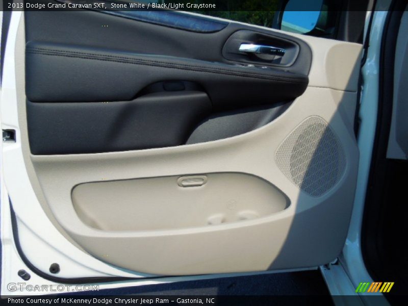 Stone White / Black/Light Graystone 2013 Dodge Grand Caravan SXT