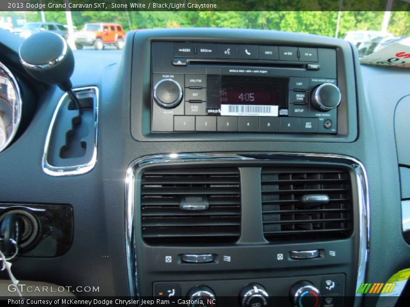 Stone White / Black/Light Graystone 2013 Dodge Grand Caravan SXT