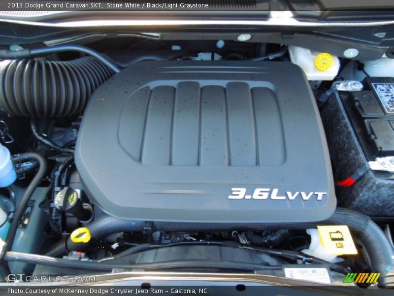 Stone White / Black/Light Graystone 2013 Dodge Grand Caravan SXT