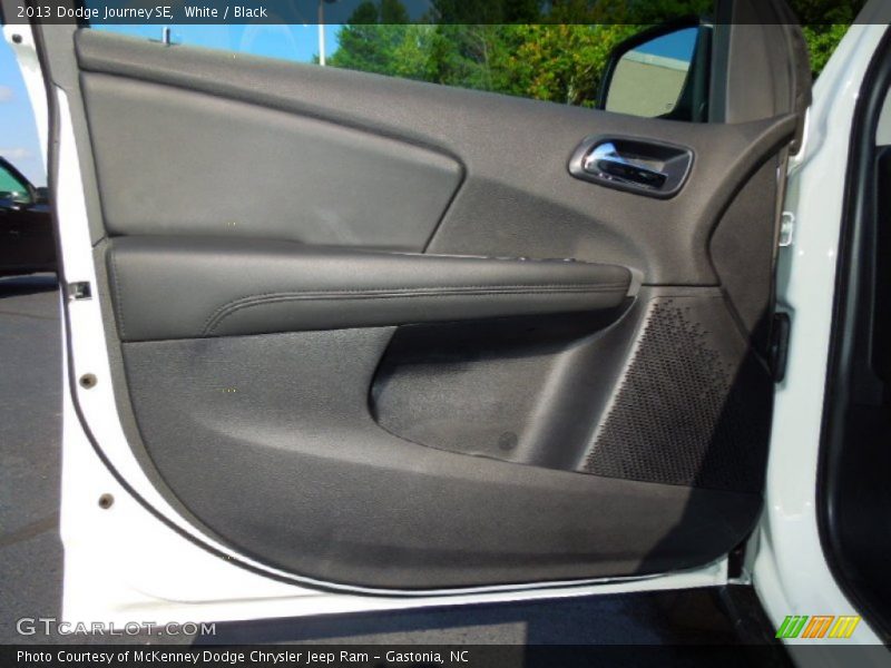 White / Black 2013 Dodge Journey SE