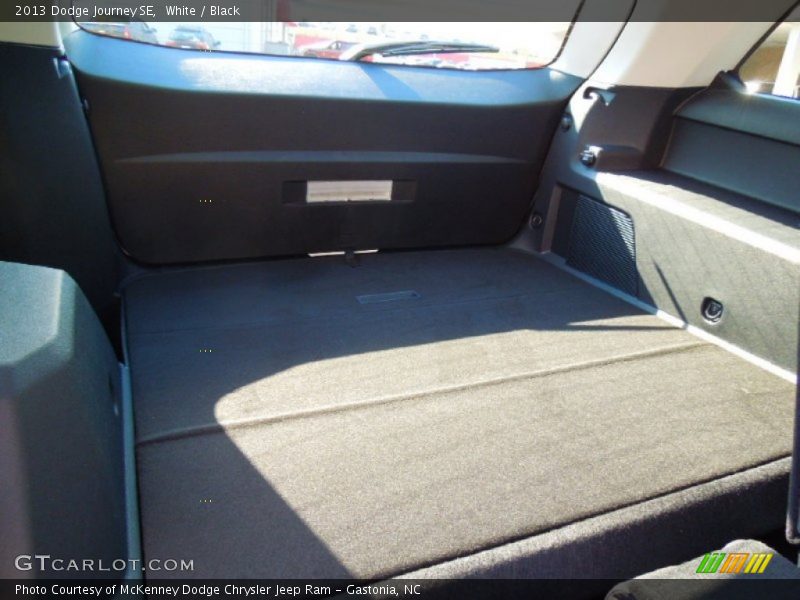 White / Black 2013 Dodge Journey SE