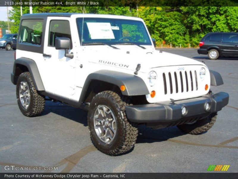 Bright White / Black 2013 Jeep Wrangler Rubicon 4x4