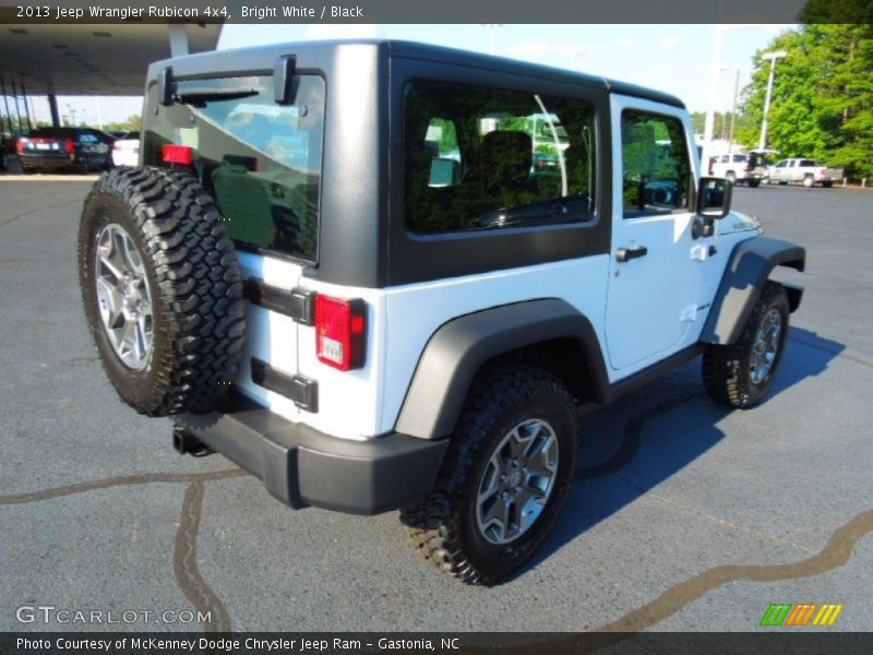 Bright White / Black 2013 Jeep Wrangler Rubicon 4x4