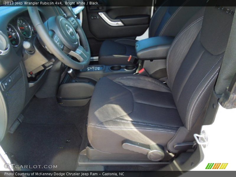 Bright White / Black 2013 Jeep Wrangler Rubicon 4x4
