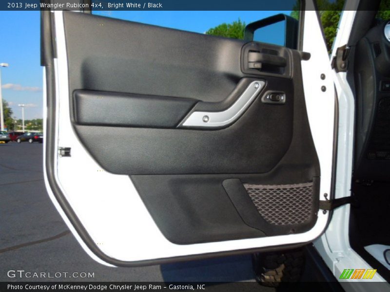 Bright White / Black 2013 Jeep Wrangler Rubicon 4x4