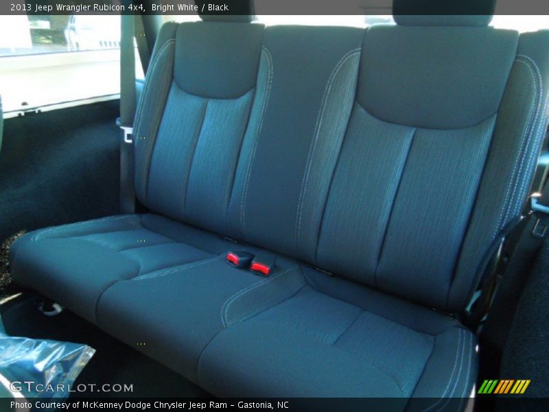 Bright White / Black 2013 Jeep Wrangler Rubicon 4x4